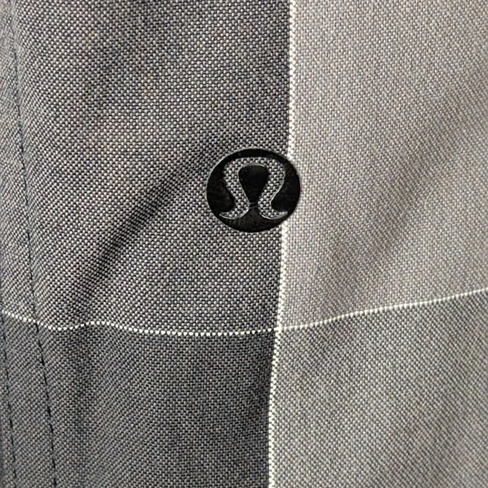 Lululemon Kahuna‎ Plaid Shorts Mens 35 Grey Black 12
